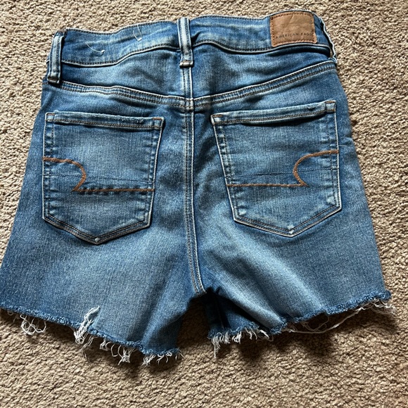 American Eagle Distressed Hi Rise Shorts - Picture 5 of 5
